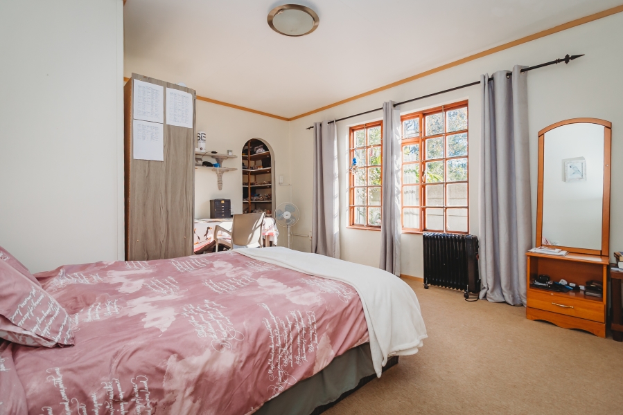6 Bedroom Property for Sale in Heatherlands Western Cape